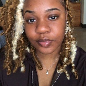 Meet your Posher, Mikayla